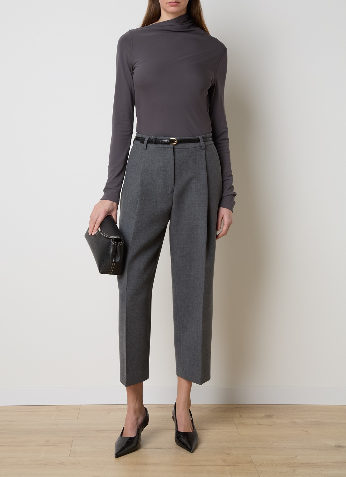 TOTEME High waist straight fit cropped pantalon in scheerwolblend met steekzakken - voorkant 4 grijs