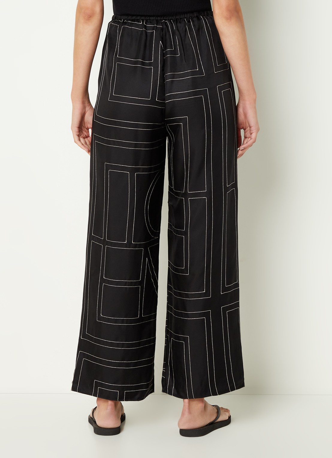 TOTEME High waist straight fit cropped pantalon van zijde met grafische print - achterkant 3 zwart