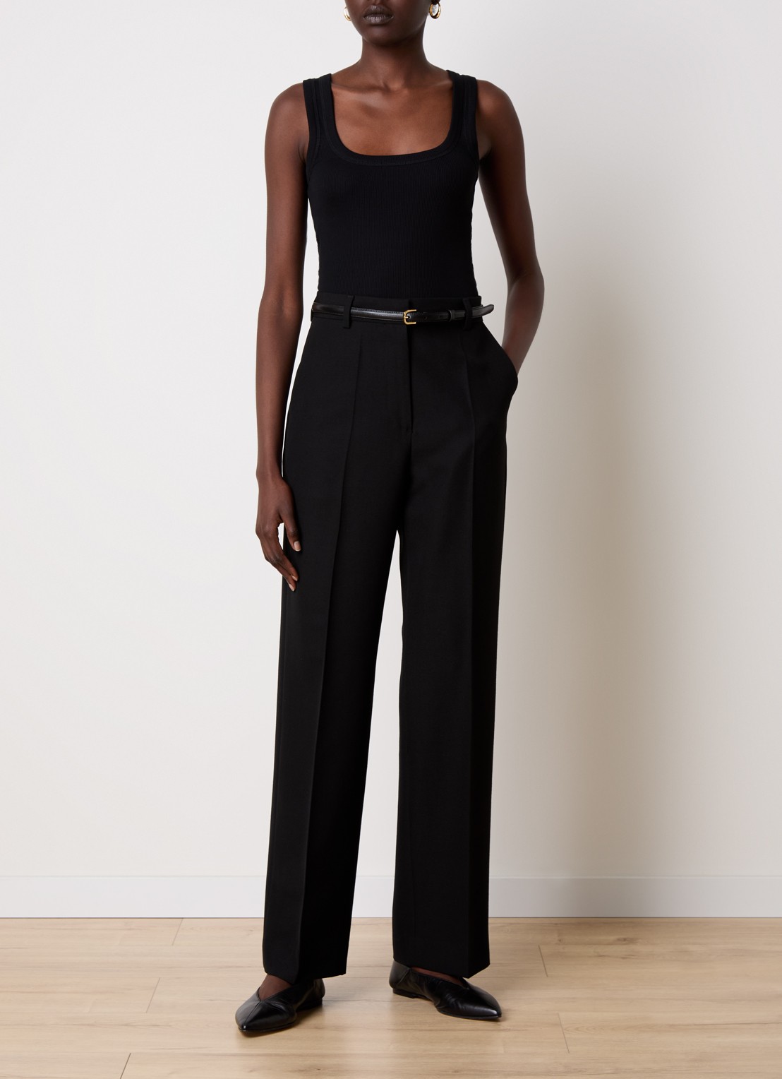 TOTEME High waist straight fit pantalon in wolblend met persplooi - voorkant 5 zwart