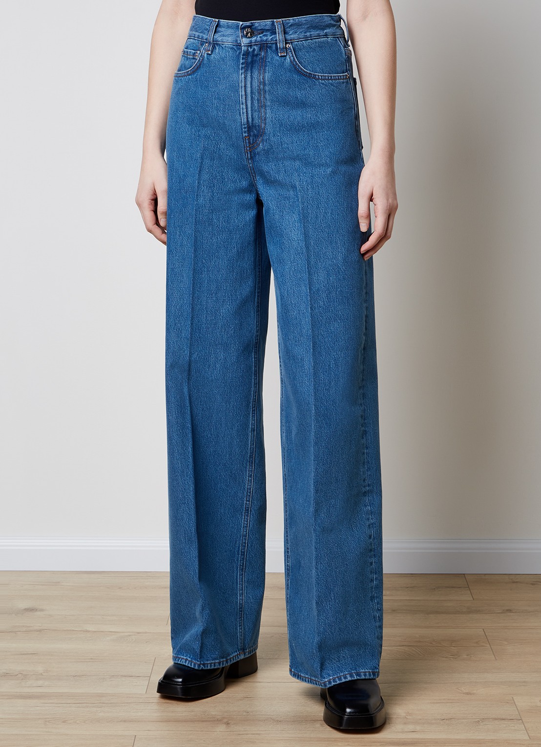 TOTEME High waist wide leg jeans van  katoen - detail indigo