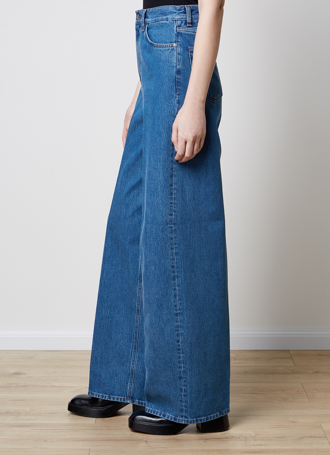 TOTEME High waist wide leg jeans van  katoen - detail 2 indigo