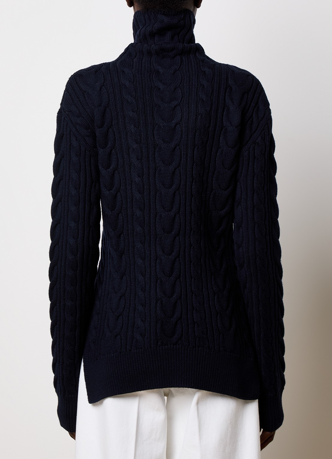TOTEME Kabelgebreide trui in wolblend met col - achterkant 3 donkerblauw