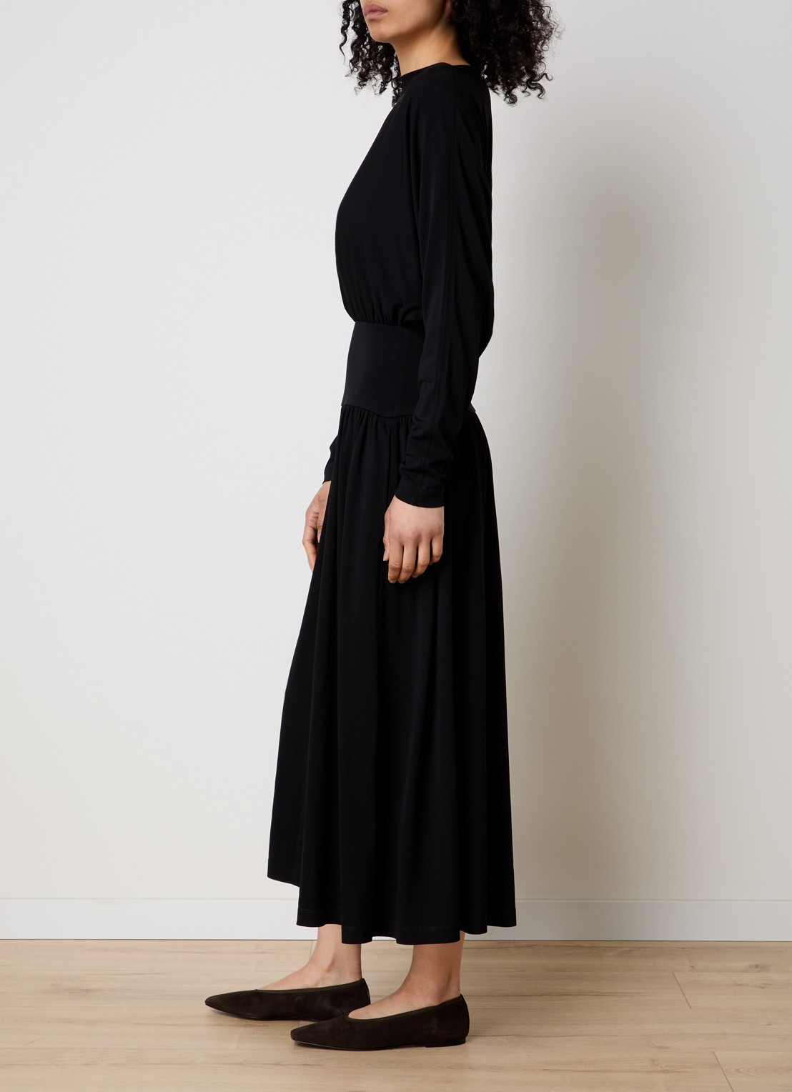 TOTEME Maxi jurk met boothals - voorkant 3 zwart