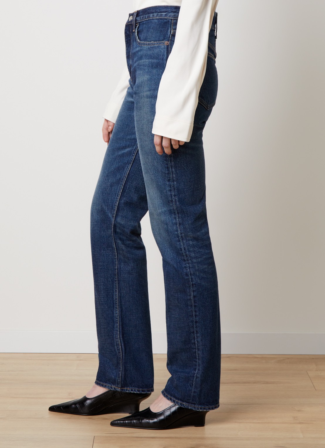 TOTEME Mid waist skinny fit jeans met medium wassing - detail 2 indigo