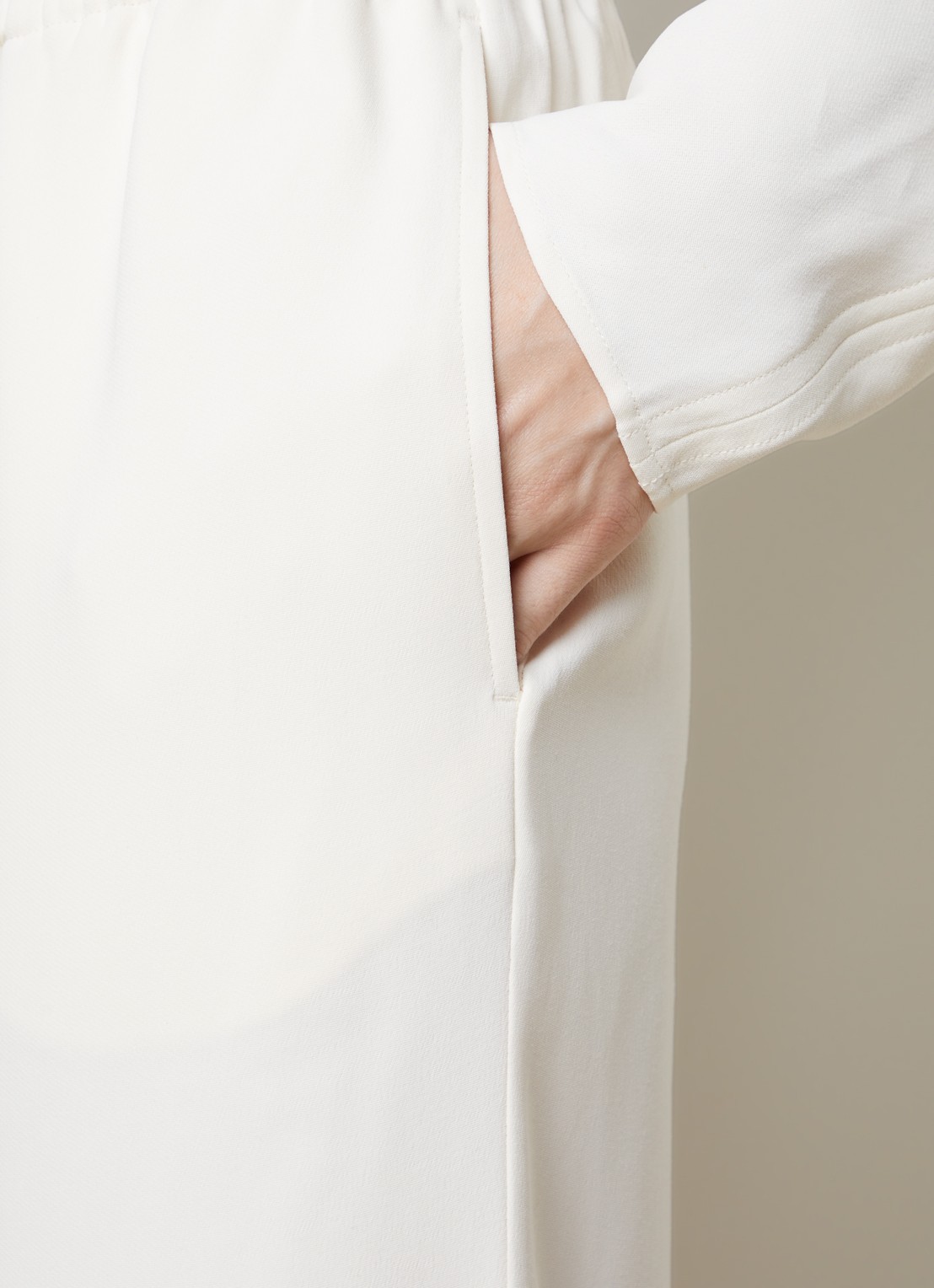 TOTEME Mid waist straight fit loungebroek met steekzakken - detail 2 gebroken wit