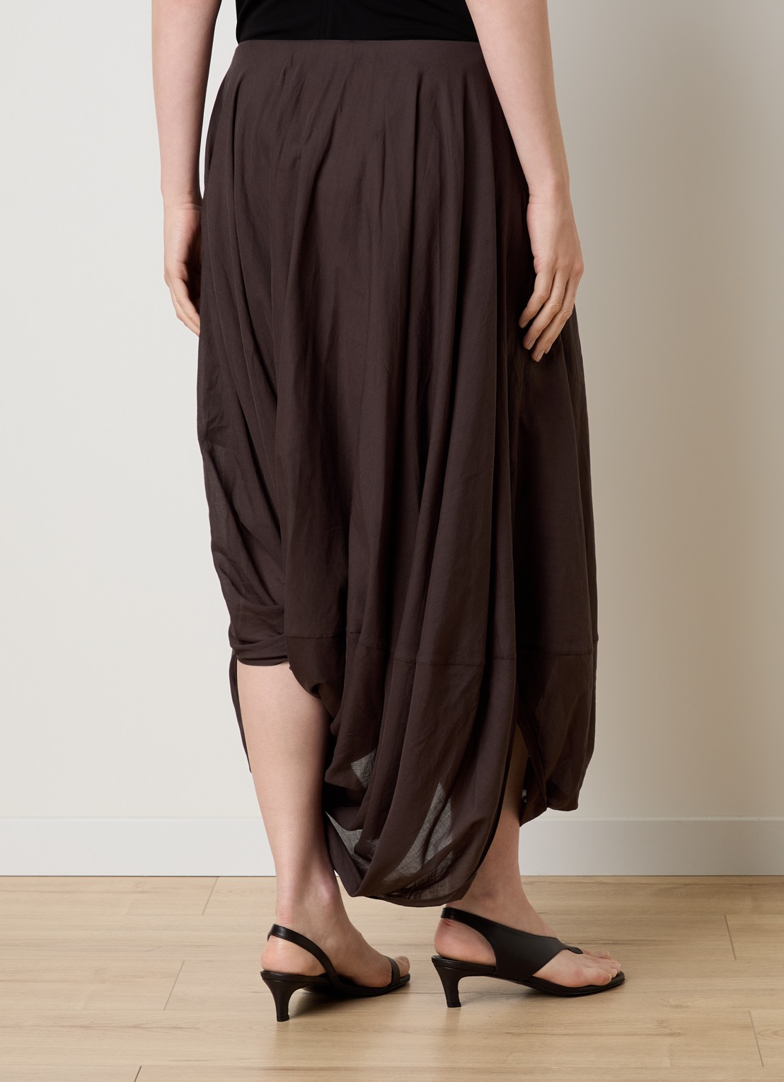 TOTEME Midi rok met gedrapeerd detail - achterkant 5 bruin