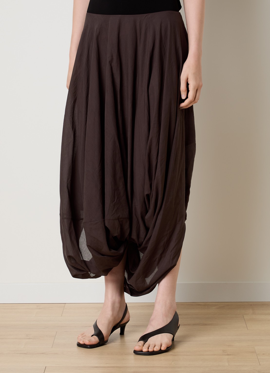 TOTEME Midi rok met gedrapeerd detail - detail bruin