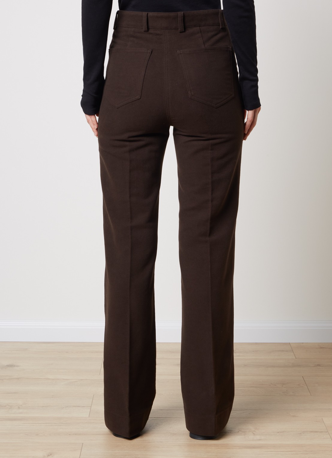 TOTEME Moleskin high waist flared pantalon met steekzakken - achterkant 3 donkerbruin