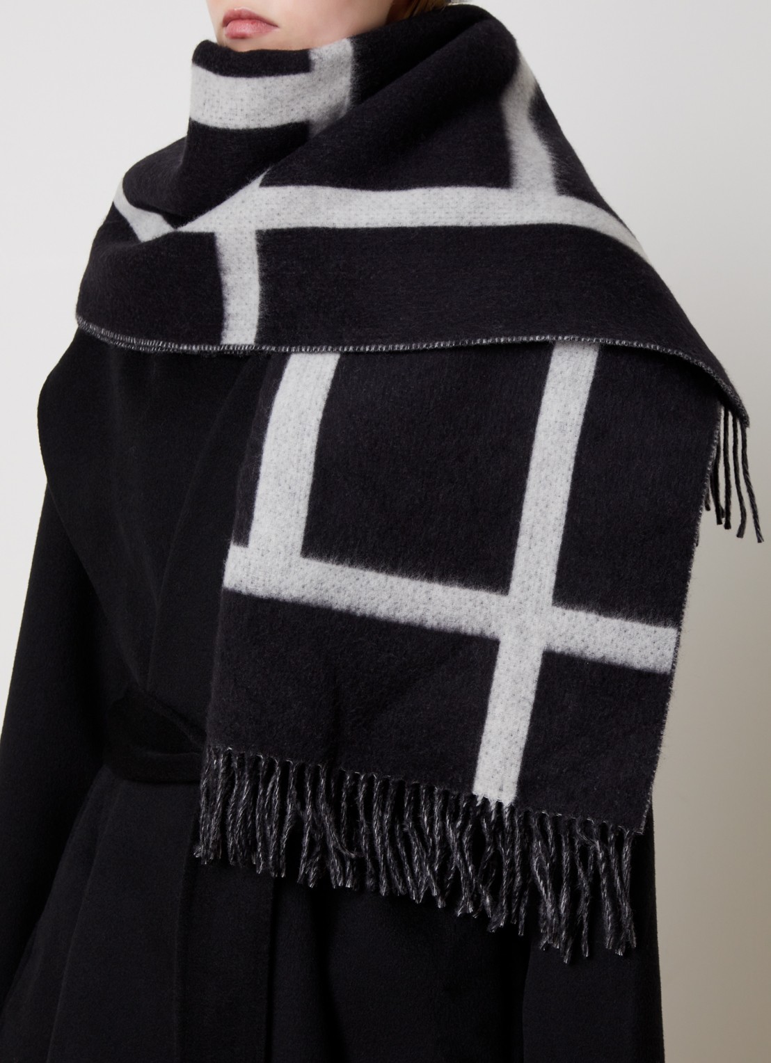 TOTEME Monogram sjaal van wol 180 x 70 cm - voorkant 3 zwart