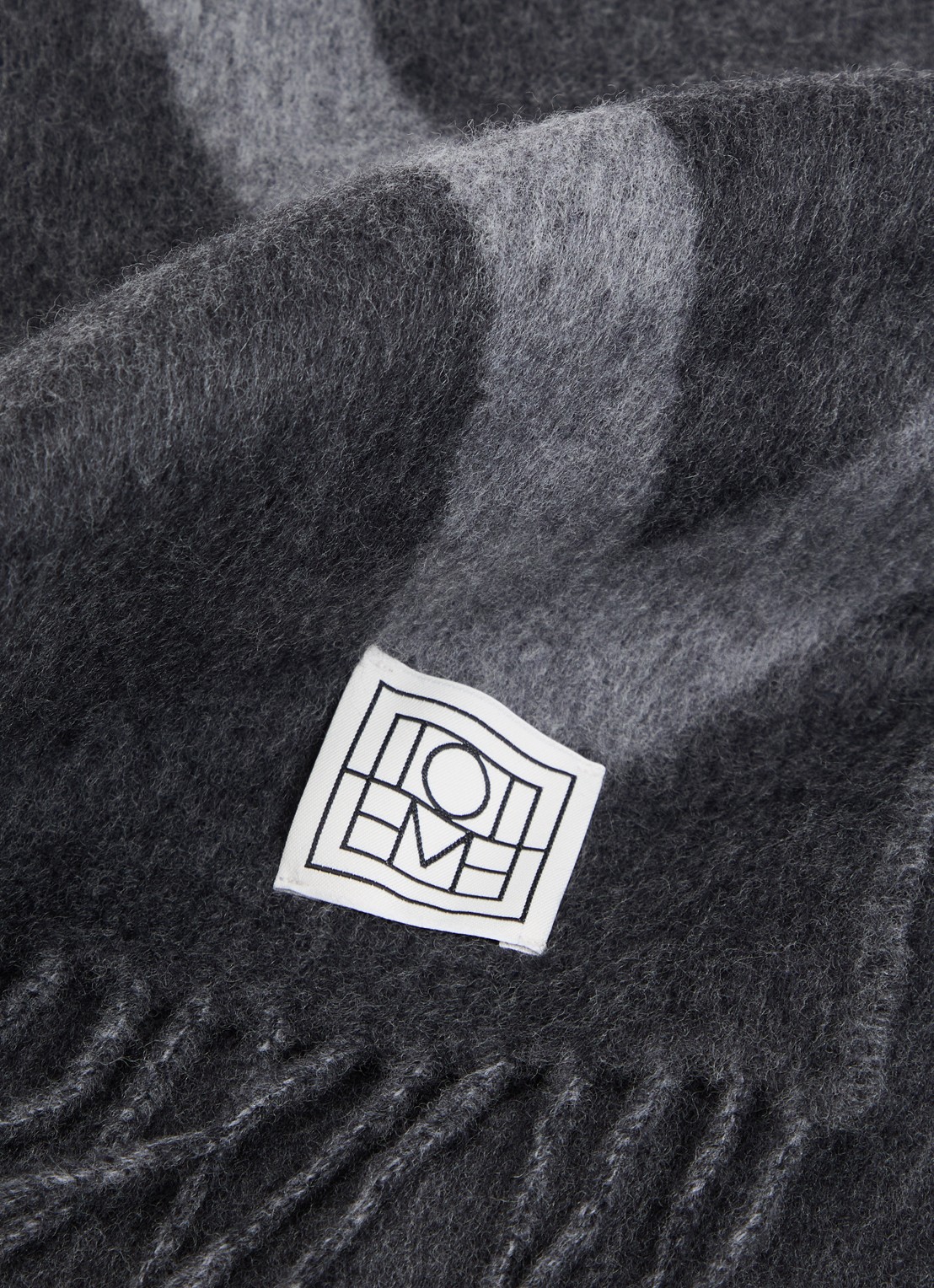 TOTEME Monogram sjaal van wol 180 x 70 cm - detail 2 grijs