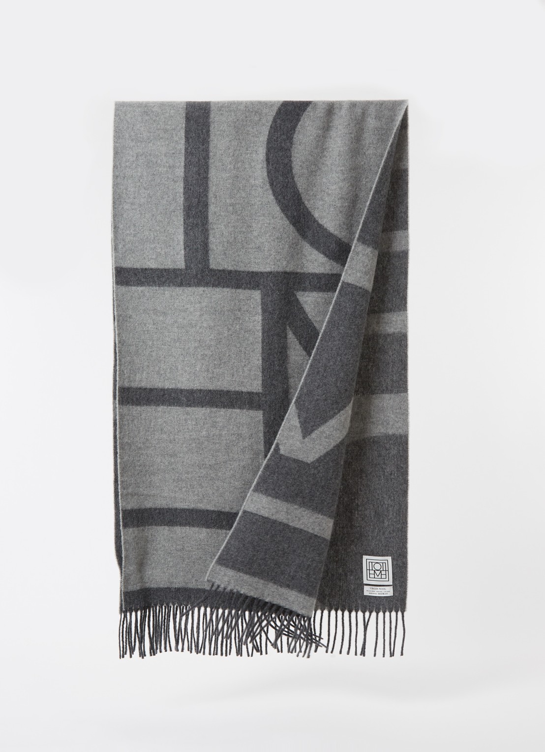 TOTEME Monogram sjaal van wol 200 x 50 cm - voorkant 3 grijs