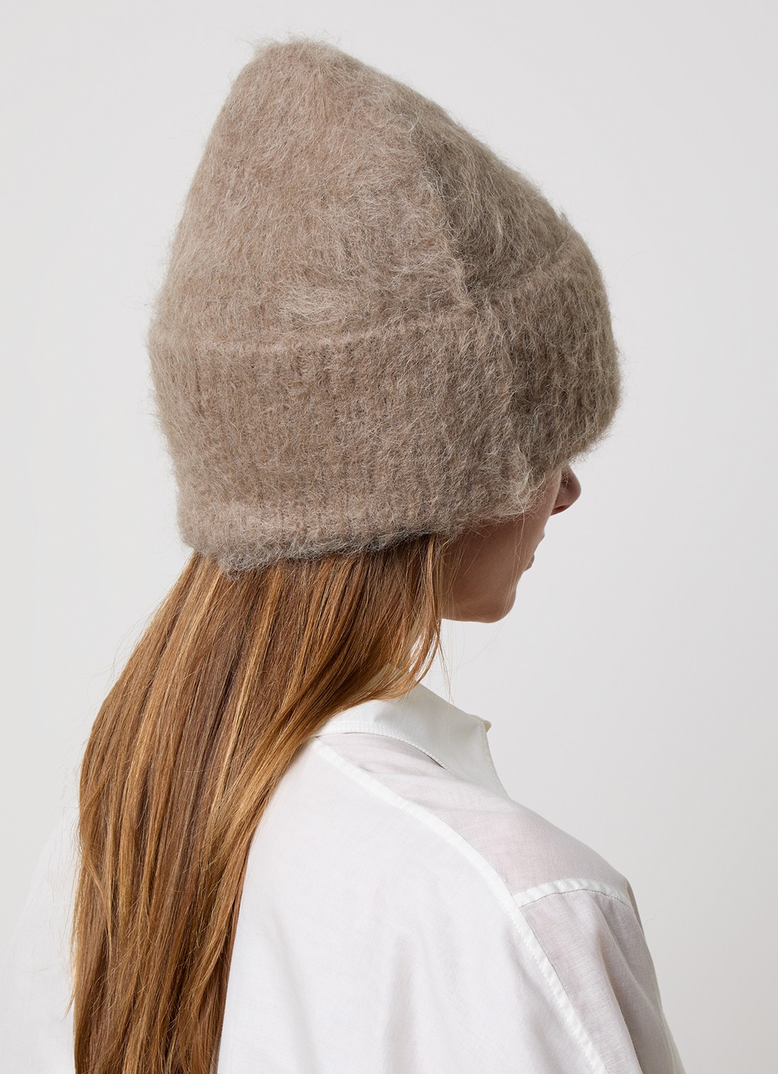 TOTEME Muts in alpaca wolblend - voorkant 2 khaki
