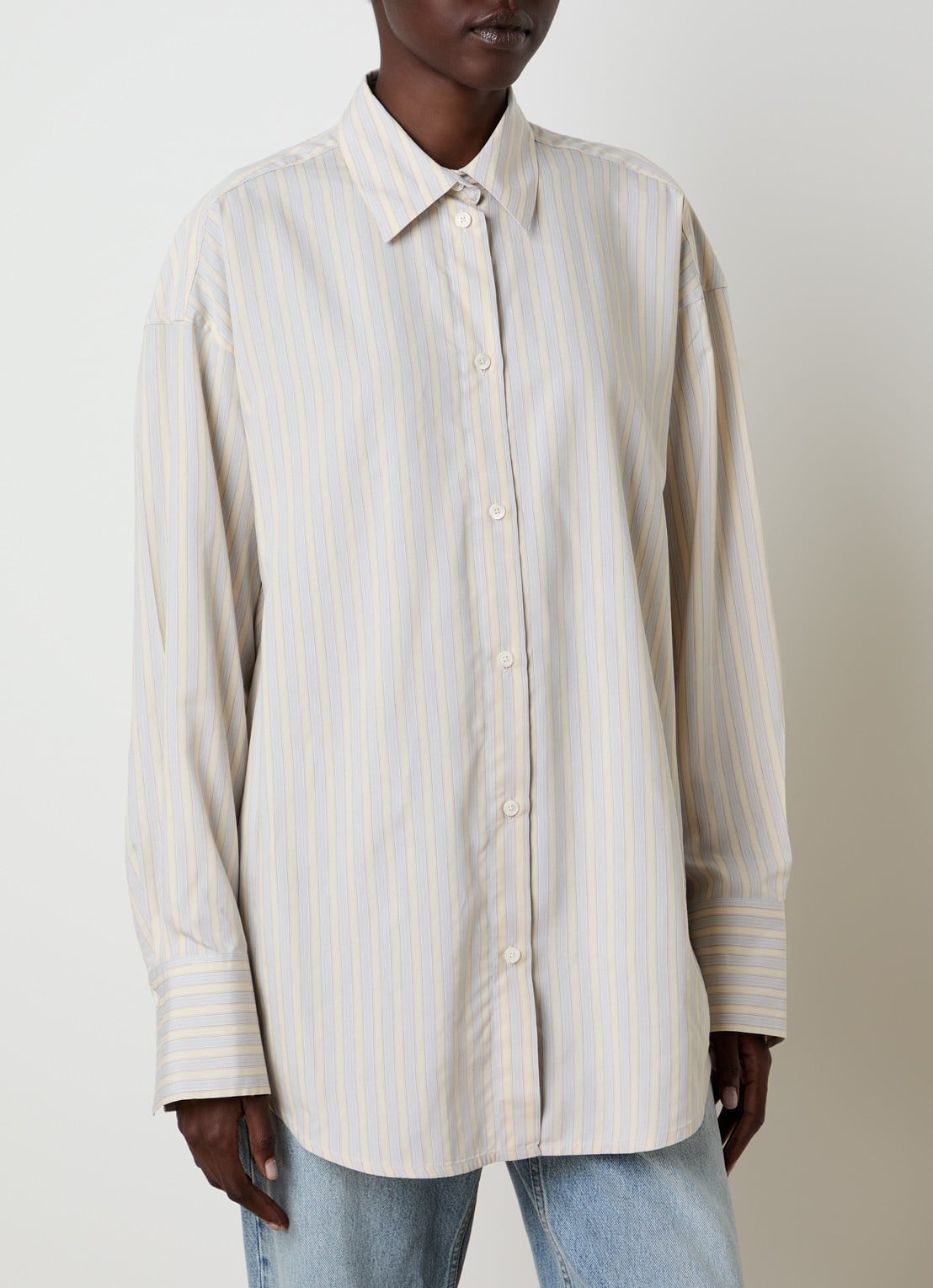 TOTEME Oversized blouse in zijdeblend met streepprint - detail 4 lichtgeel