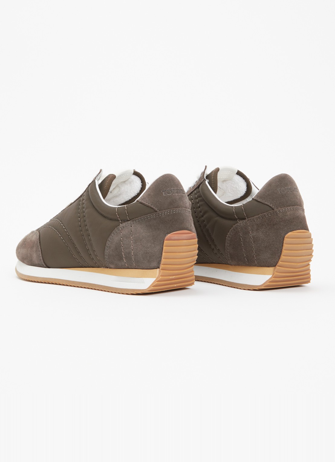 TOTEME Sport sneaker met details van suède - achterkant 6 olijfgroen