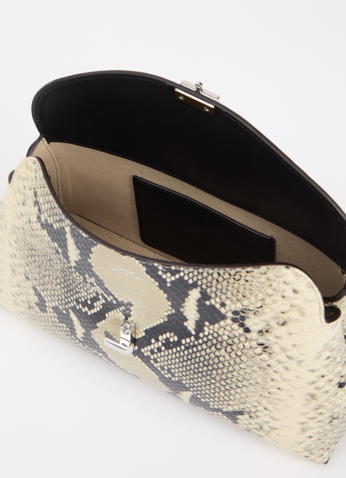 TOTEME T-lock clutch van leer met slangenstructuur - detail 5 ivoor