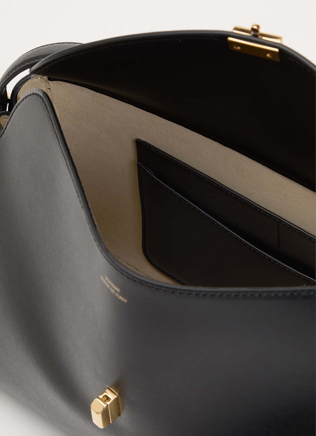 TOTEME T-Lock handtas van leer met afneembare schouderriem - detail 3 zwart