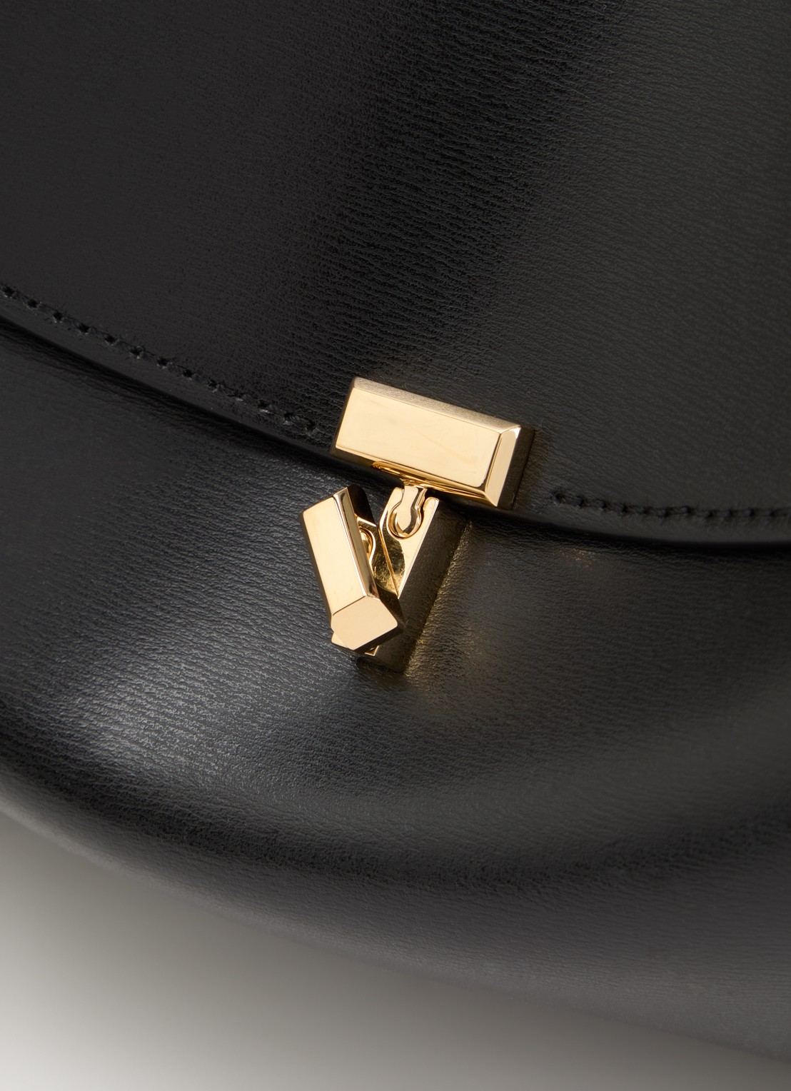 TOTEME T-Lock handtas van leer met afneembare schouderriem - detail 5 zwart