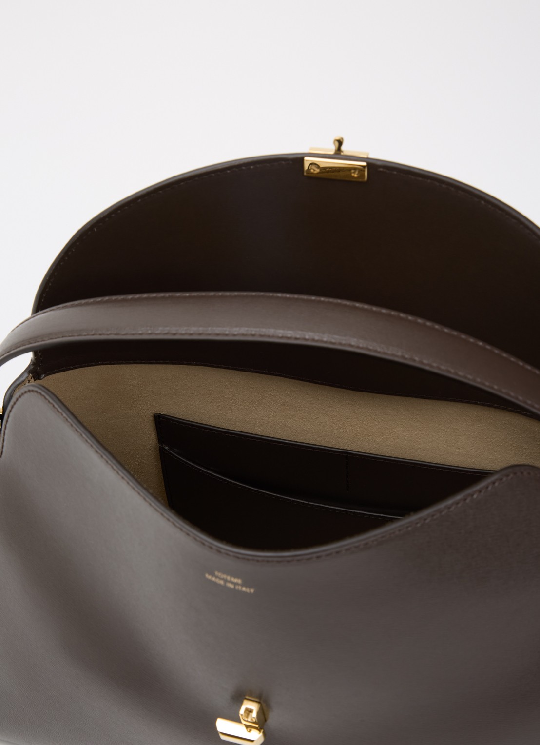 TOTEME T-Lock handtas van leer met afneembare schouderriem - detail bruin