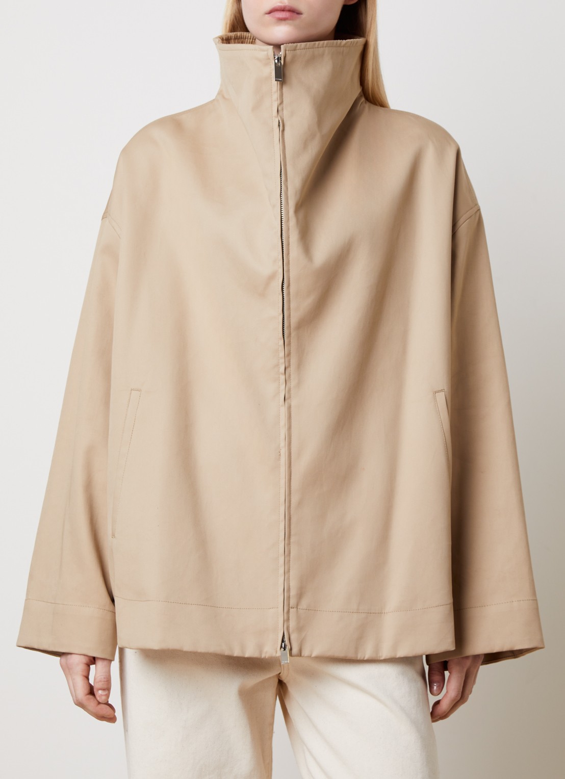 TOTEME Trenchcoat met steekzakken - detail beige