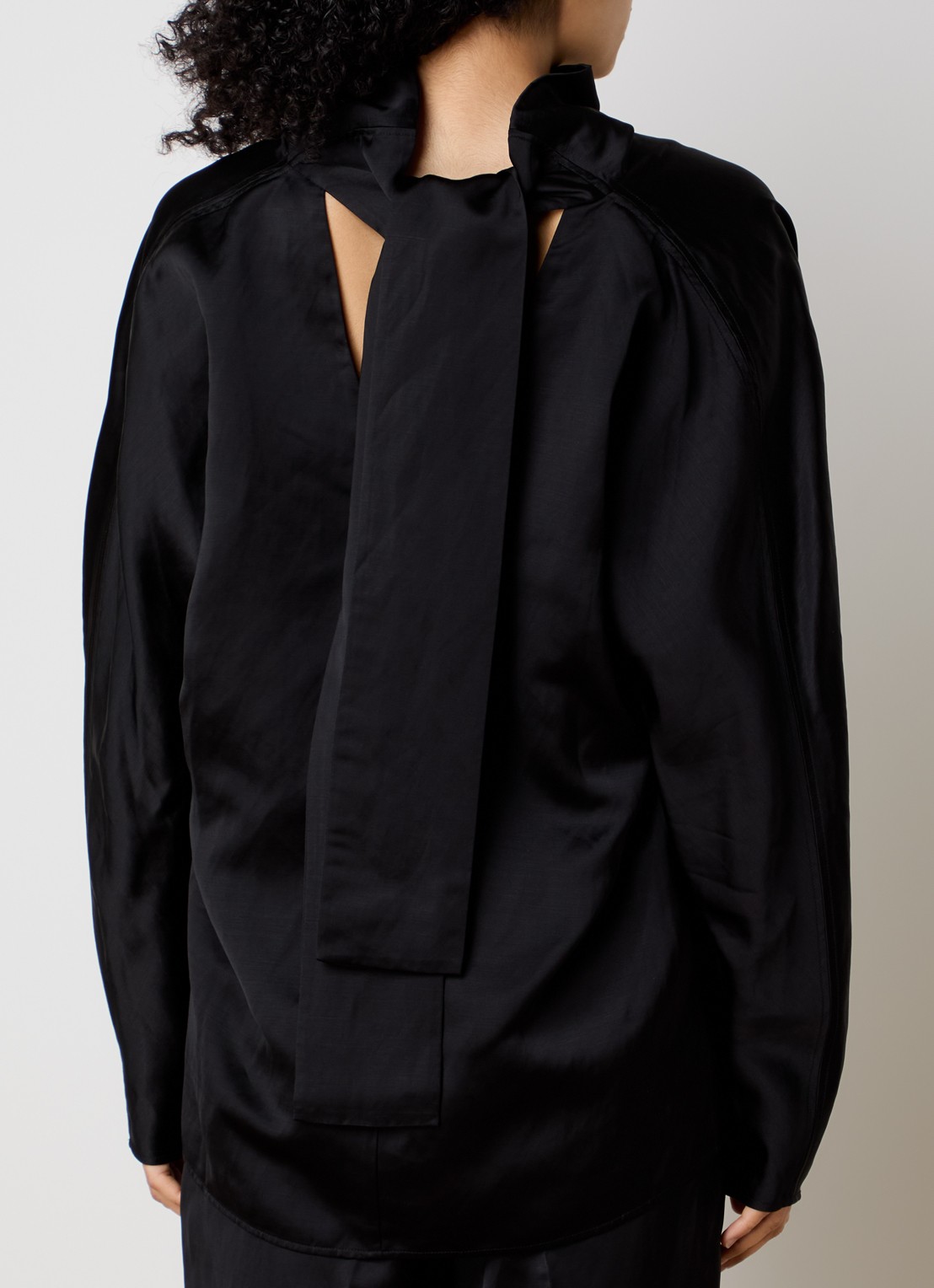 TOTEME Tuniek in linnenblend met sjaalkraag - detail zwart
