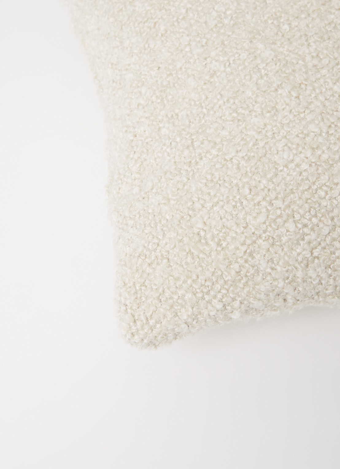 &Tradition Boucle sierkussen 50 x 50 cm - detail 4 wit