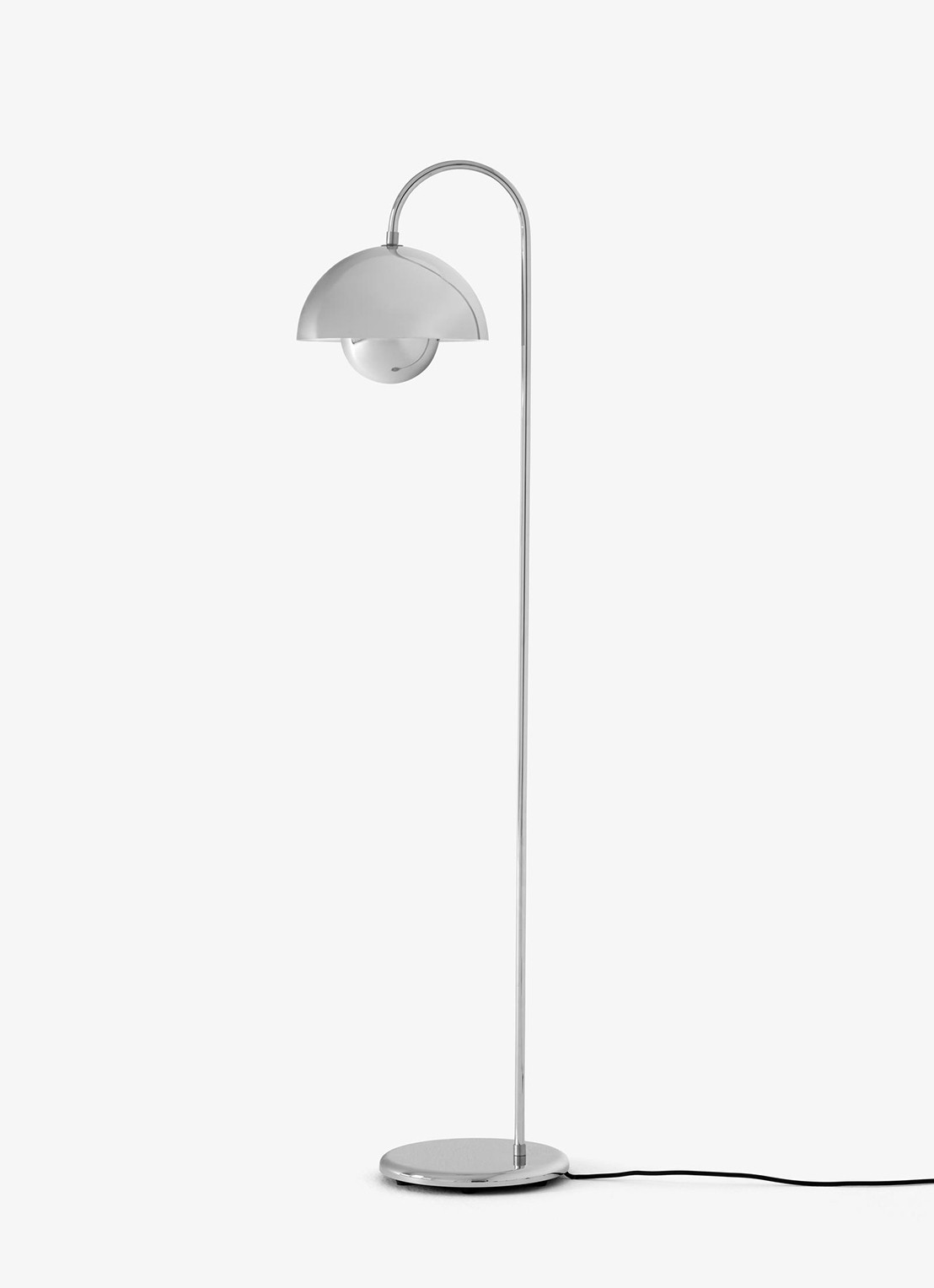 &Tradition Flowerpot VP12 vloerlamp 123 cm - voorkant metallic