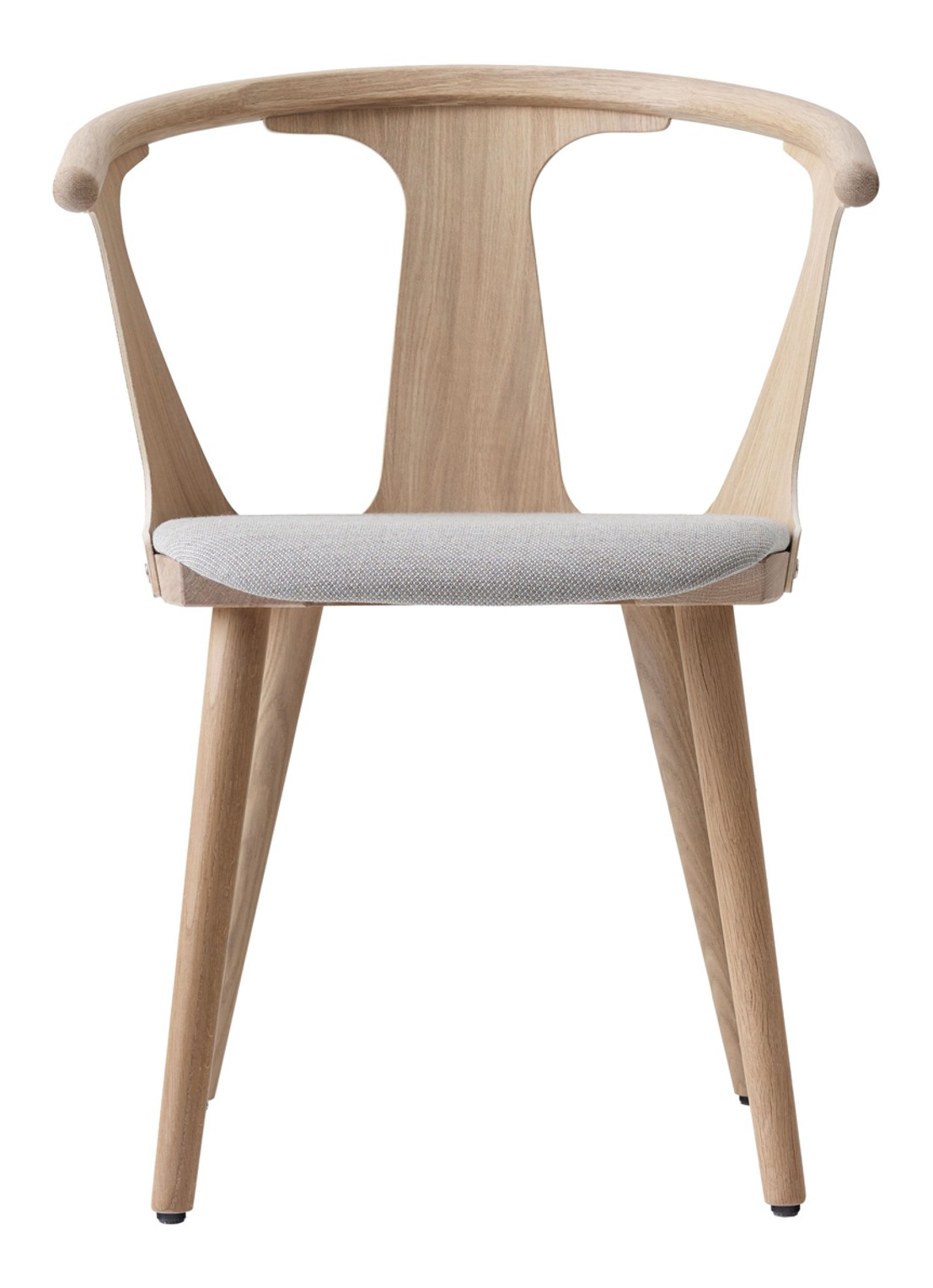 &tradition In Between stoel van hout met zitkussen - voorkant 4 beige
