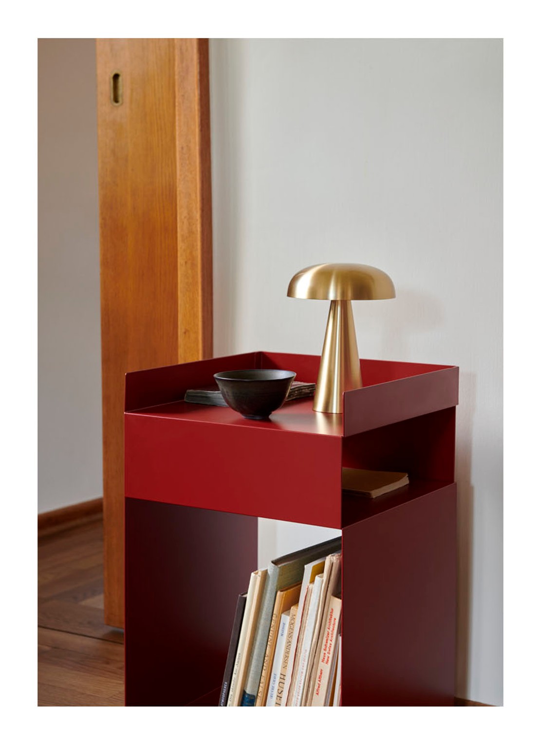 &Tradition Rotate SC73 bijzettafel 35 x 35 cm  - voorkant 2 donkerrood