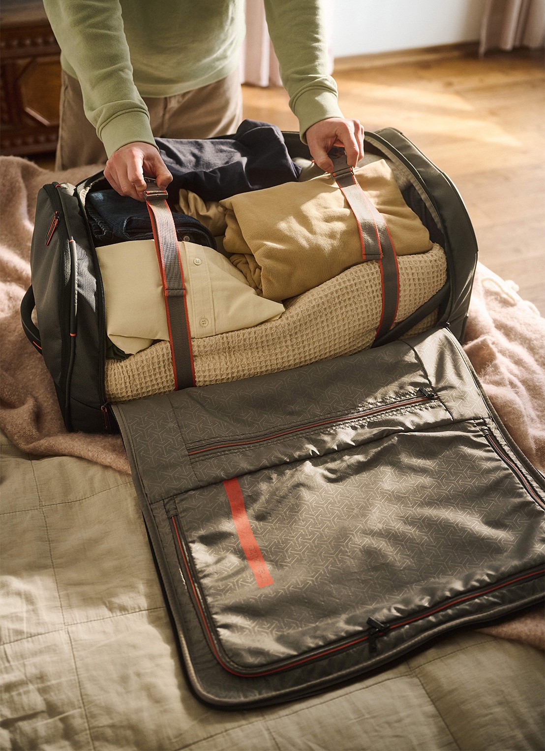 Travelite Crosslite M weekendtas  - voorkant 2 olijfgroen