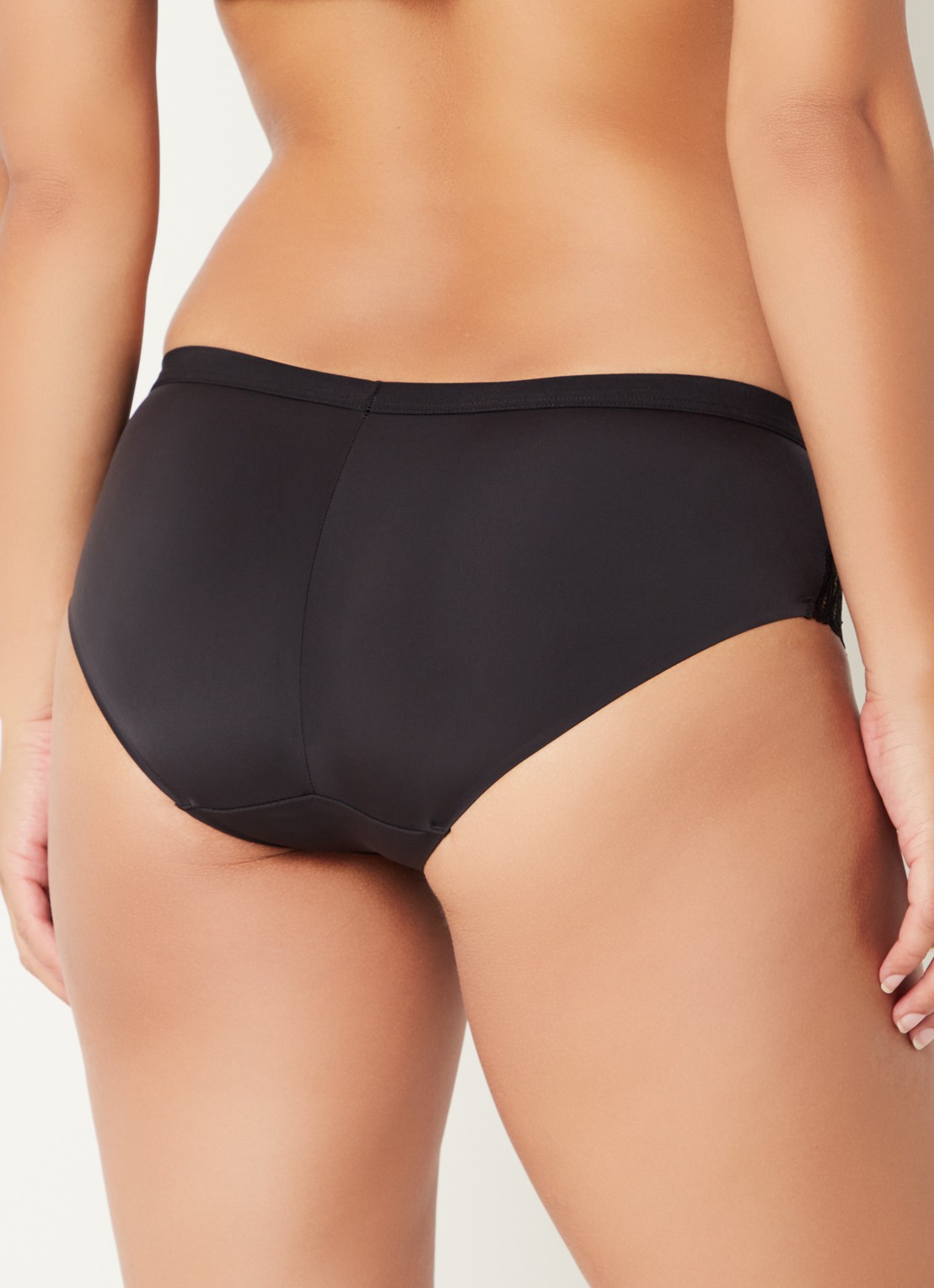 Triumph Aura hipster met kant - achterkant zwart