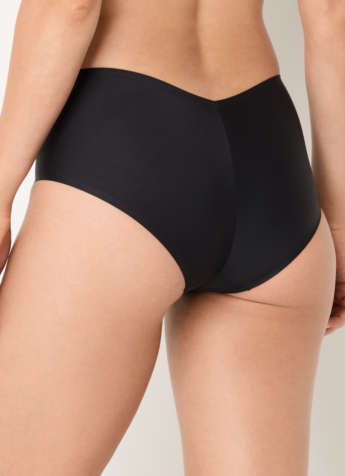 Triumph Body Make-up naadloze slip - achterkant 5 zwart