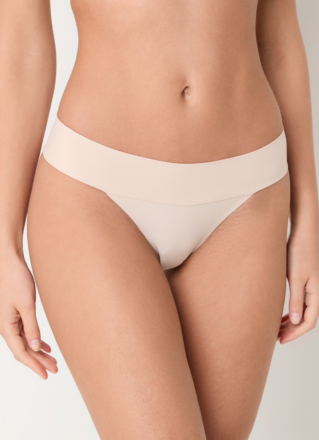 Triumph Body Makeup Illusion naadloze tanga - voorkant 3 creme