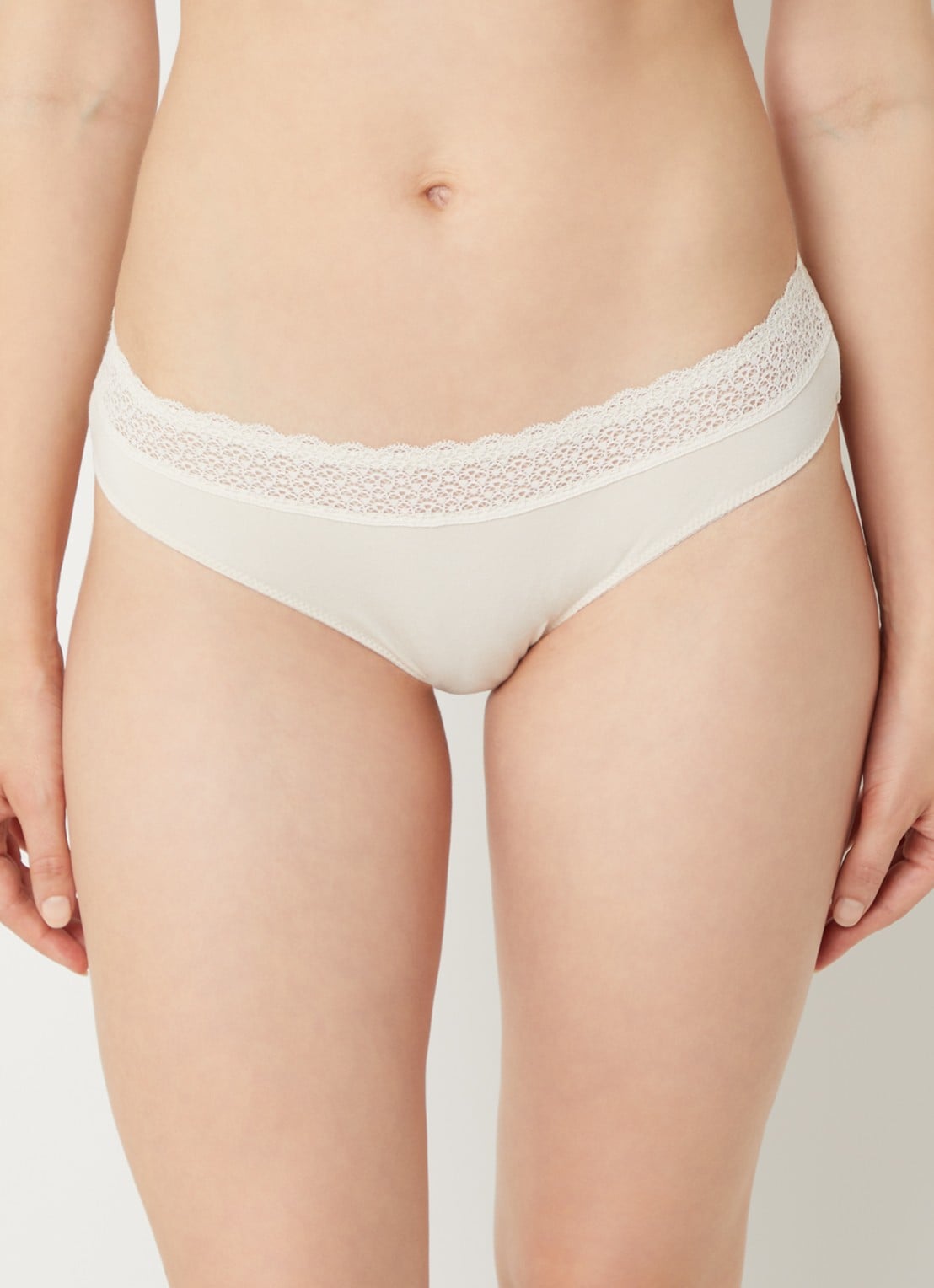 Triumph Feel of Modal slip met kant - voorkant 3 creme