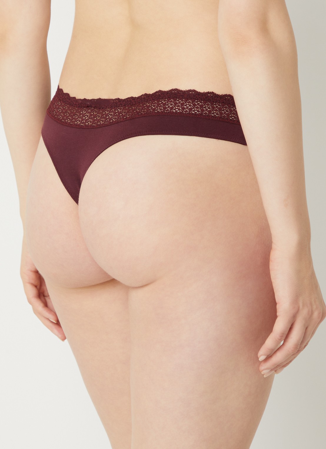 Triumph Feel of Modal string met kant - achterkant bordeauxrood