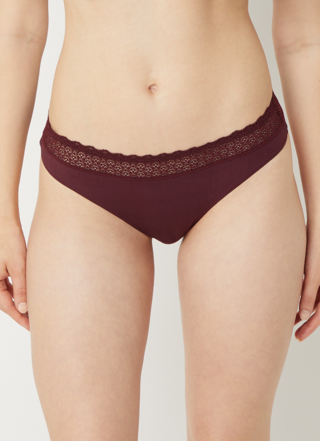 Triumph Feel of Modal string met kant - voorkant 3 bordeauxrood