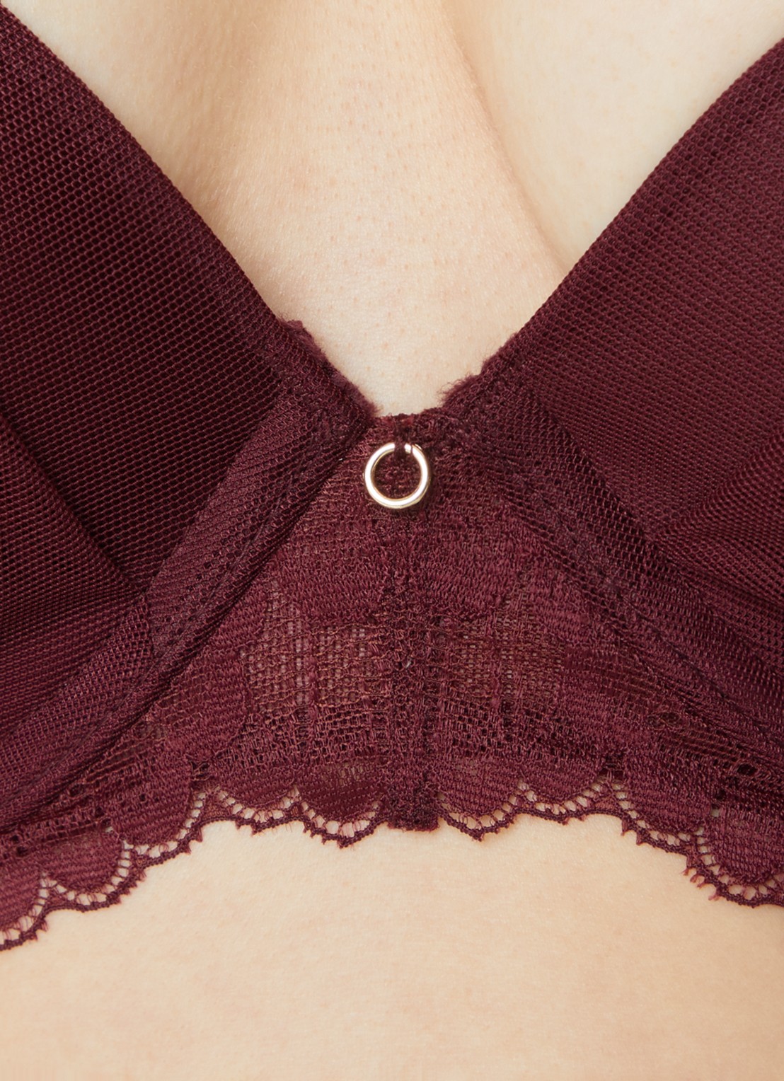 Triumph Love in Lace T-shirt bh met kant details - detail 3 bordeauxrood