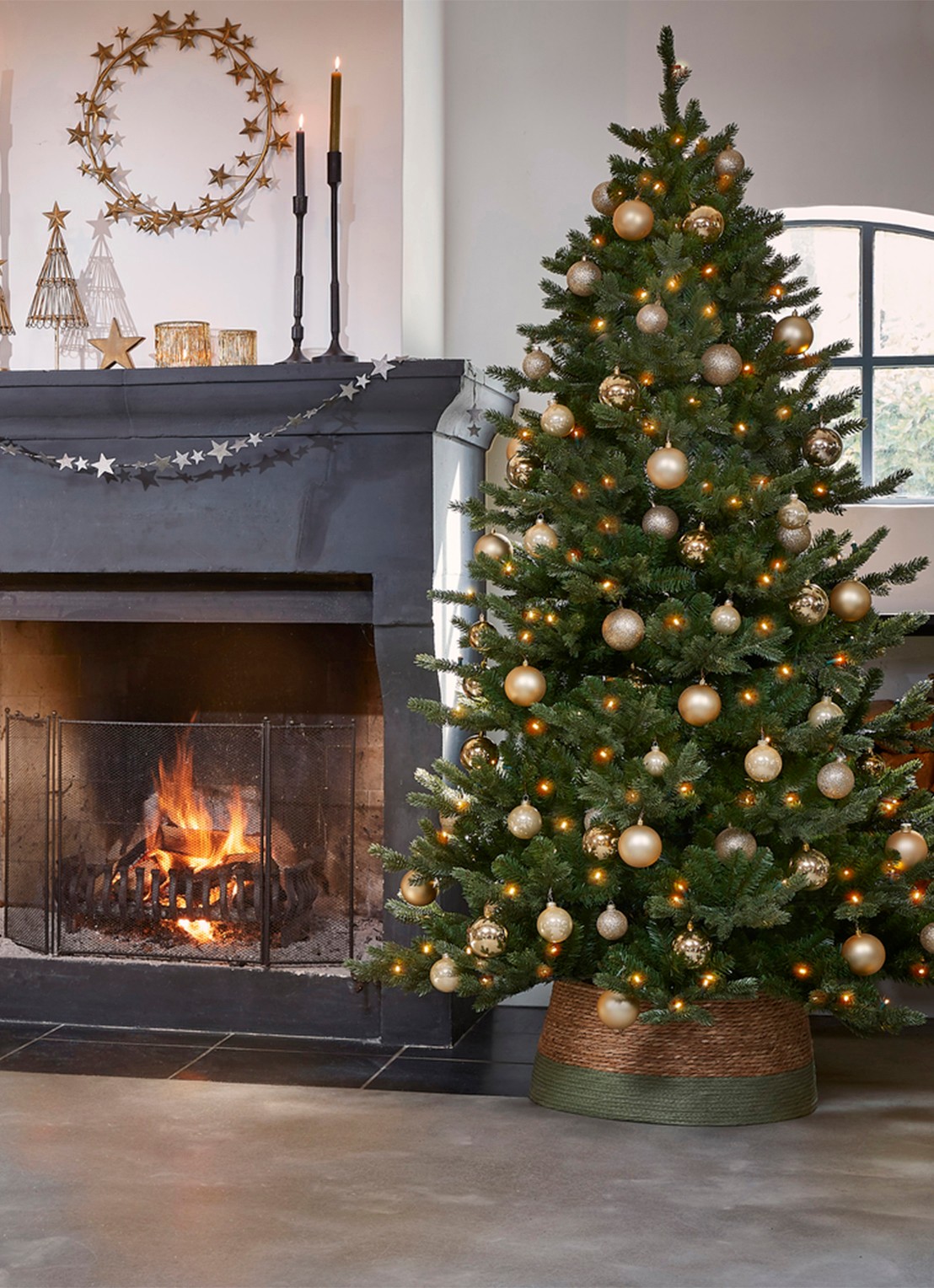Triumph Tree Sherwood kunstkerstboom met LED verlichting 185 cm - voorkant 5 groen