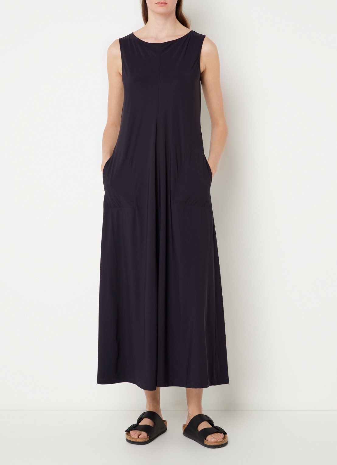 TRVL DRSS Maxi jurk van travelstof met steekzakken - voorkant 4 blauw