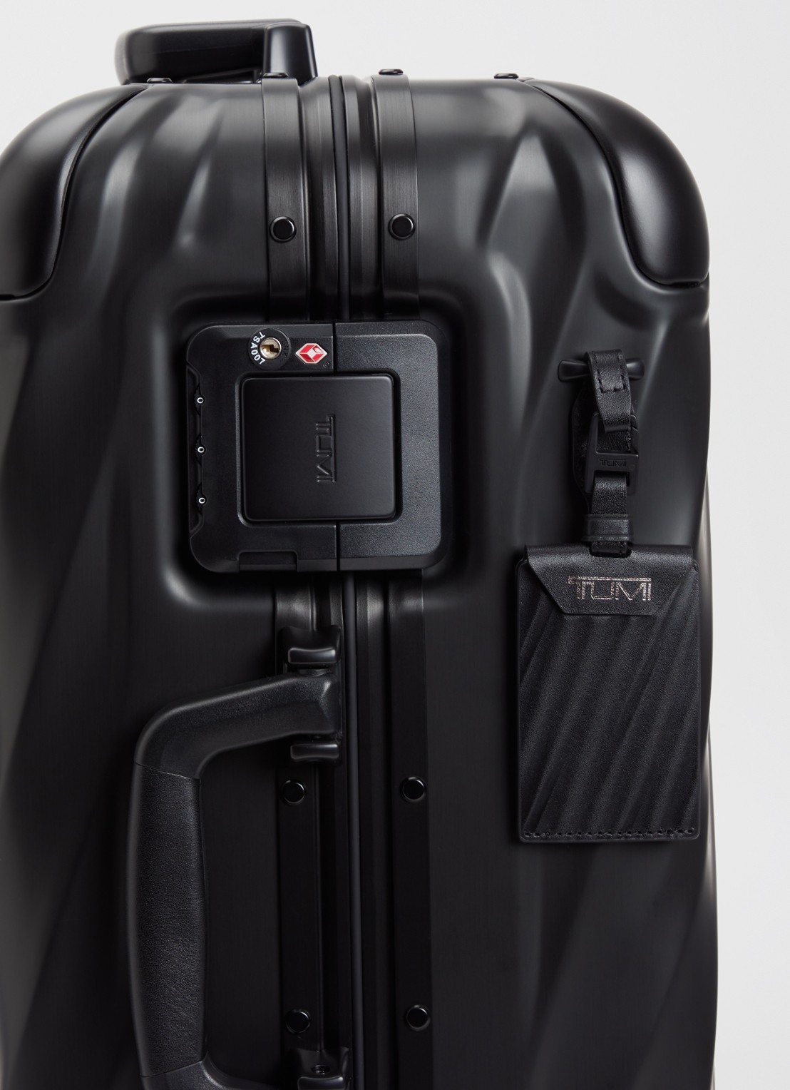 TUMI 19 Degree Aluminium Carry-On spinner 56 cm - detail 2 zwart
