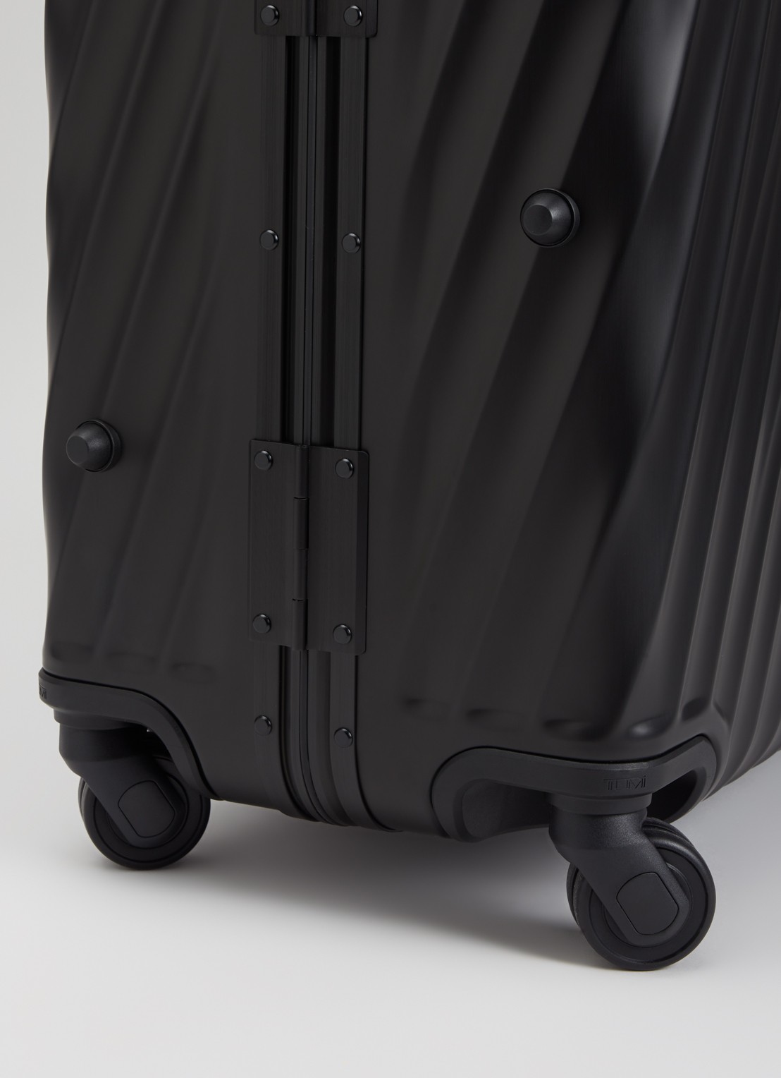 TUMI 19 Degree Aluminium Extended Trip spinner 77,5 cm - detail 3 zwart