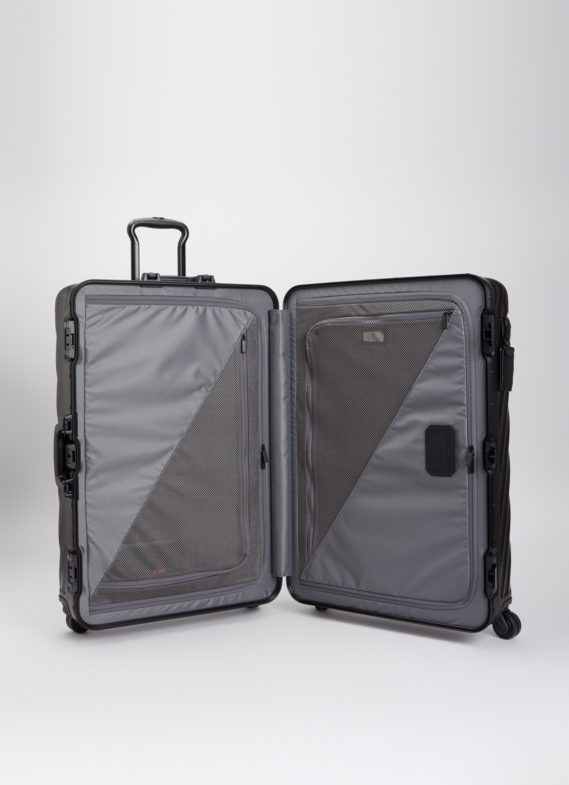 TUMI 19 Degree Aluminium Extended Trip spinner 77,5 cm - voorkant 2 zwart