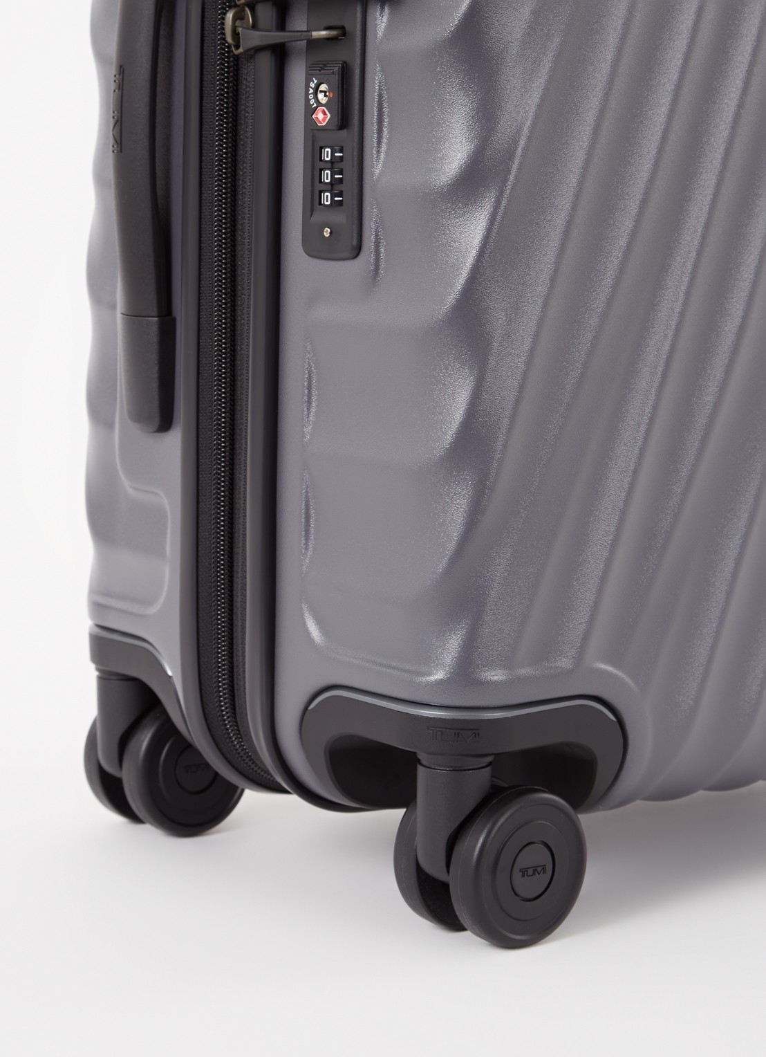 TUMI 19 Degree Continental uitbreidbare spinner 55 cm - detail grijs