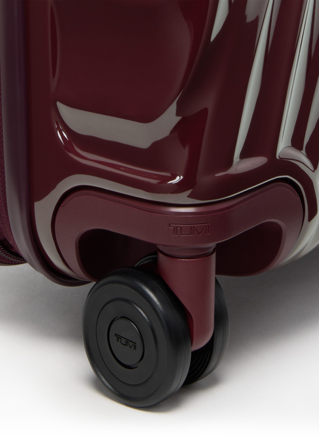 TUMI 19 Degree Continental vergrootbare spinner met USB-C oplaadpoort 55 cm - detail 8 bordeauxrood