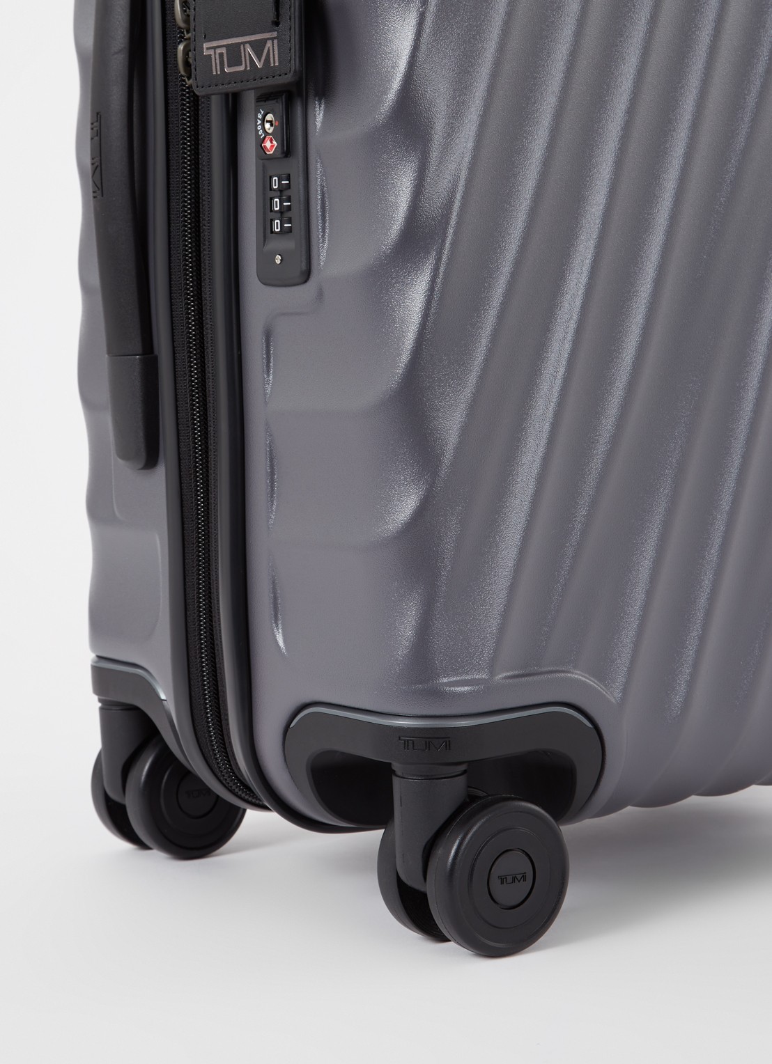 TUMI 19 Degree International vergrootbare spinner 55 cm - detail donkergrijs