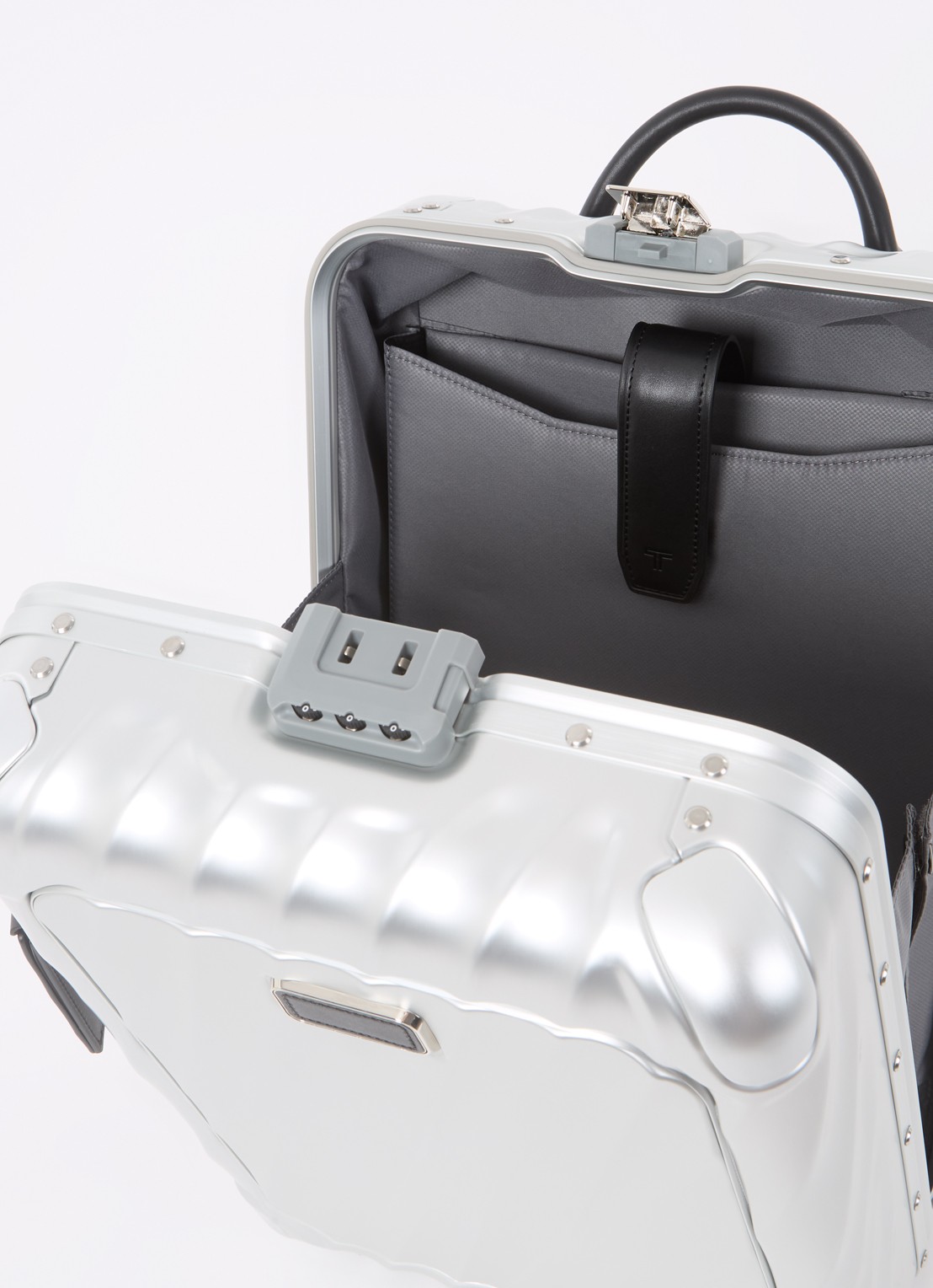 TUMI 19 Degree rugzak met 15 inch laptopvak - unisex - detail 3 zilver