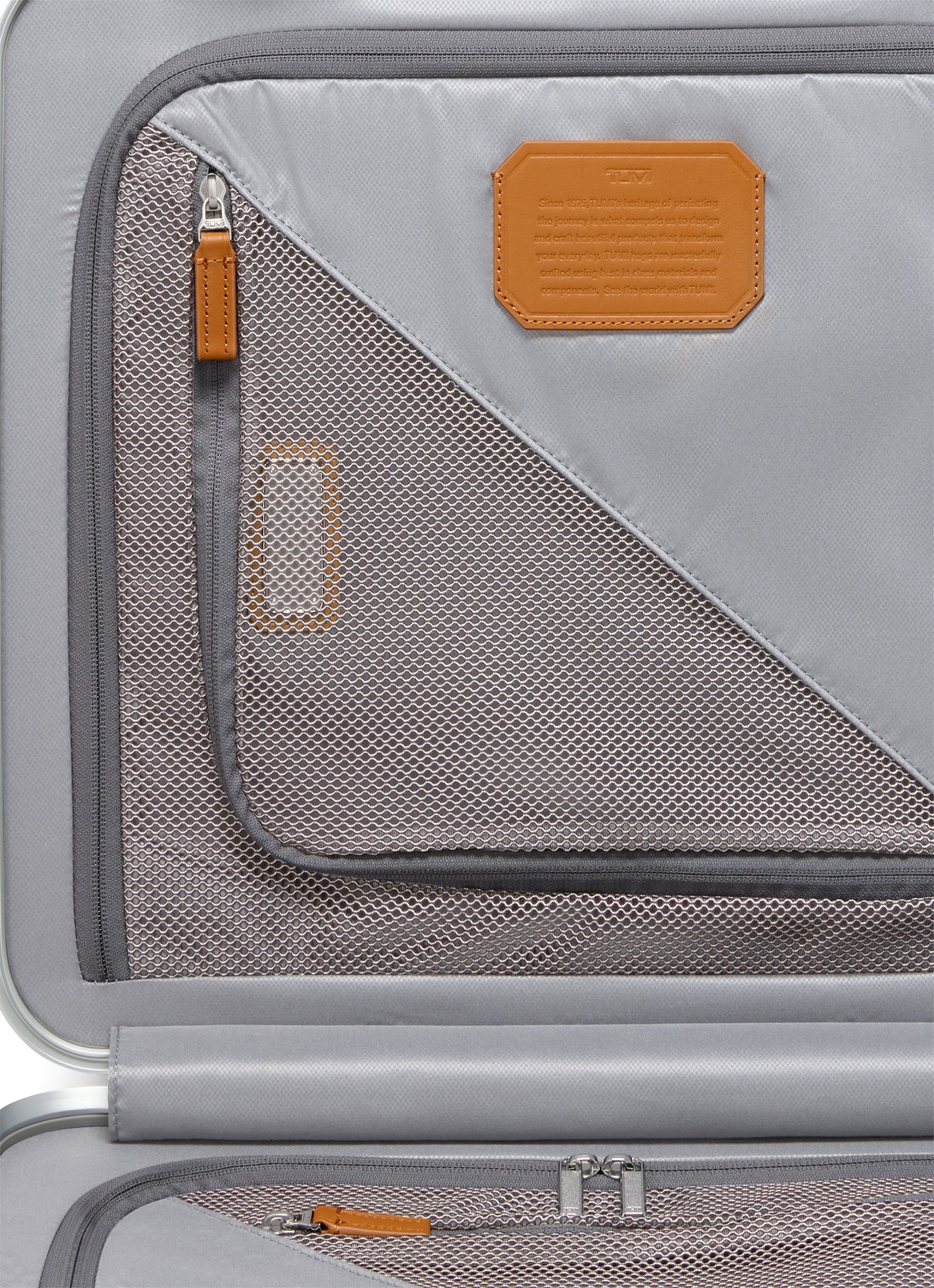 TUMI 19 Degree spinner 56 cm - detail 4 zilver