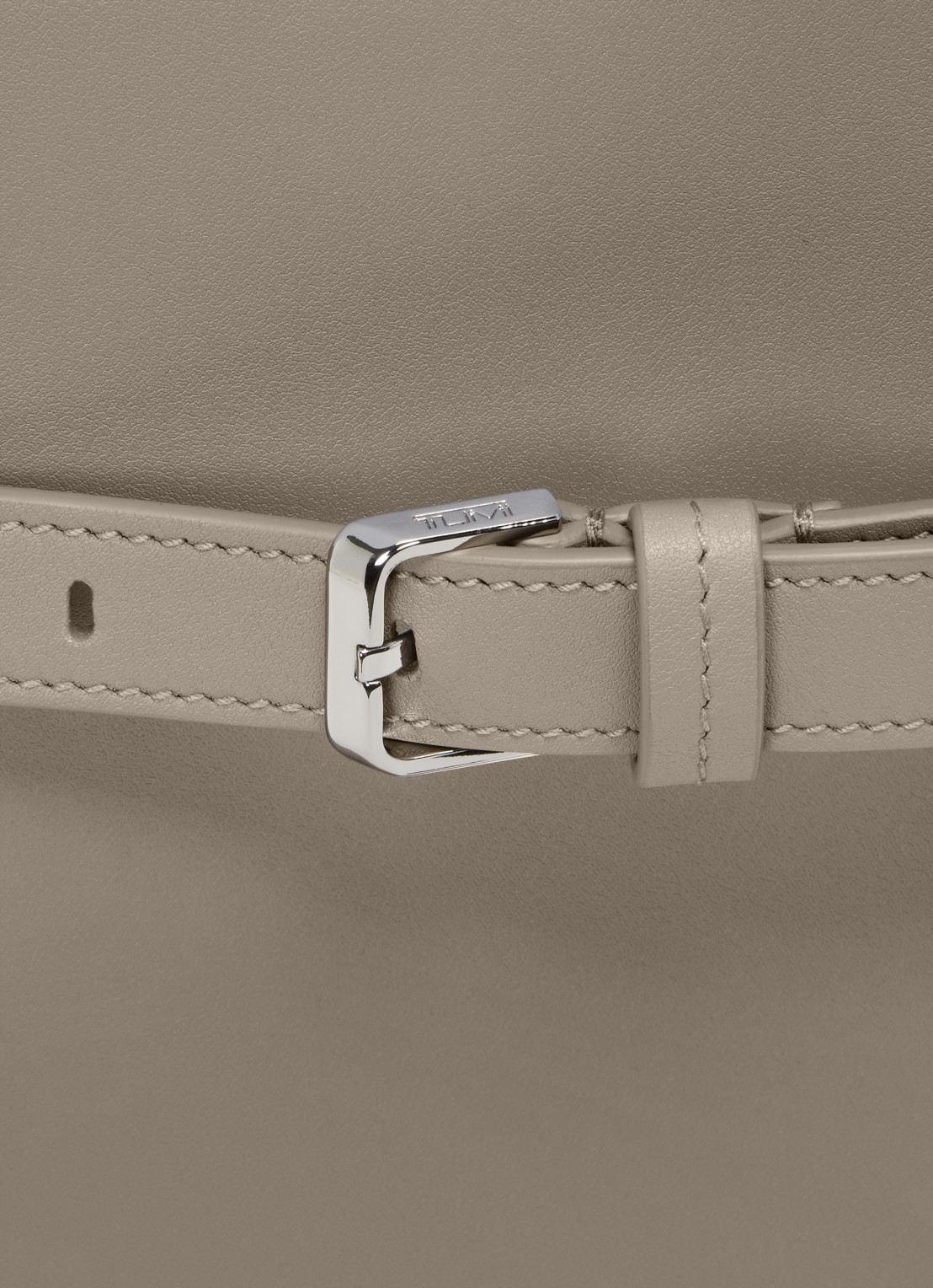 TUMI Adatto Adatto schoudertas van leer - detail 6 taupe