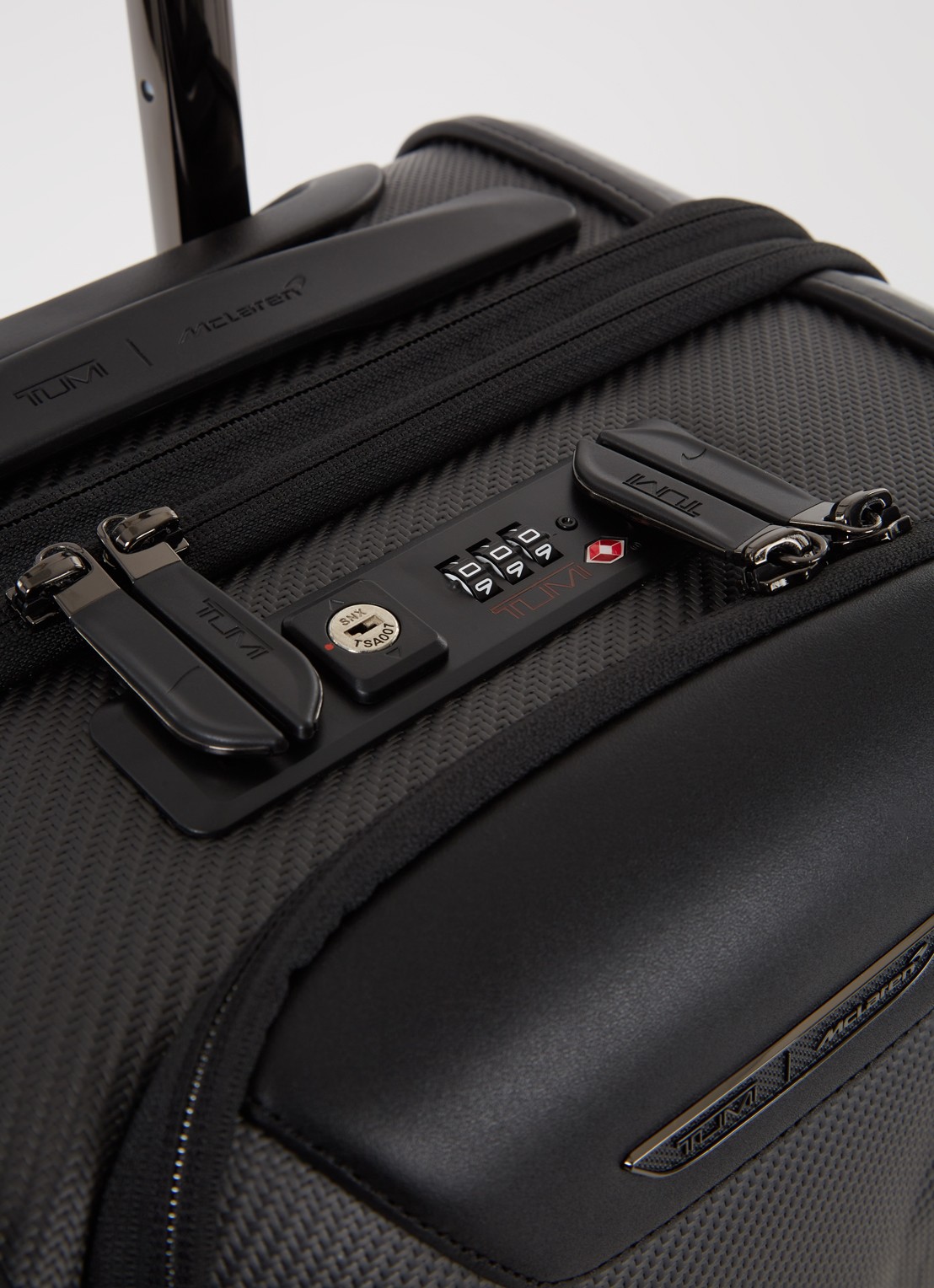 TUMI Aero McLaren vergrootbare spinner 56 cm  - detail 4 zwart