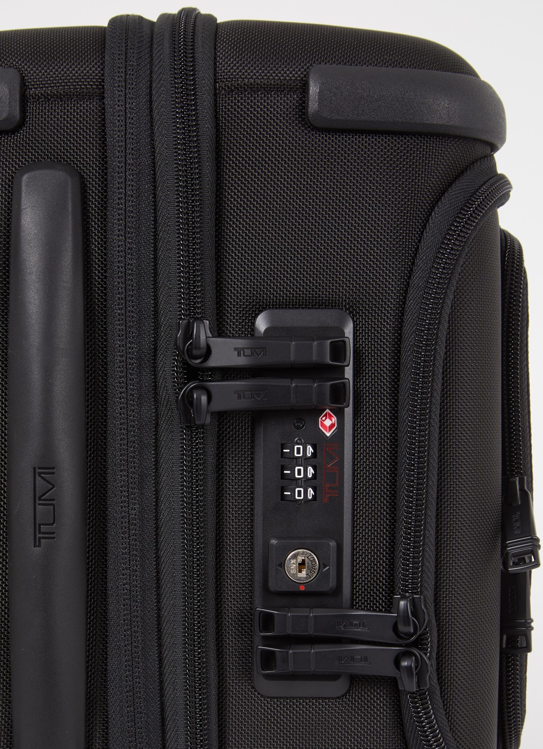 TUMI Alpha 3 International vergrootbare spinner met USB- poort 56 cm - detail 4 zwart