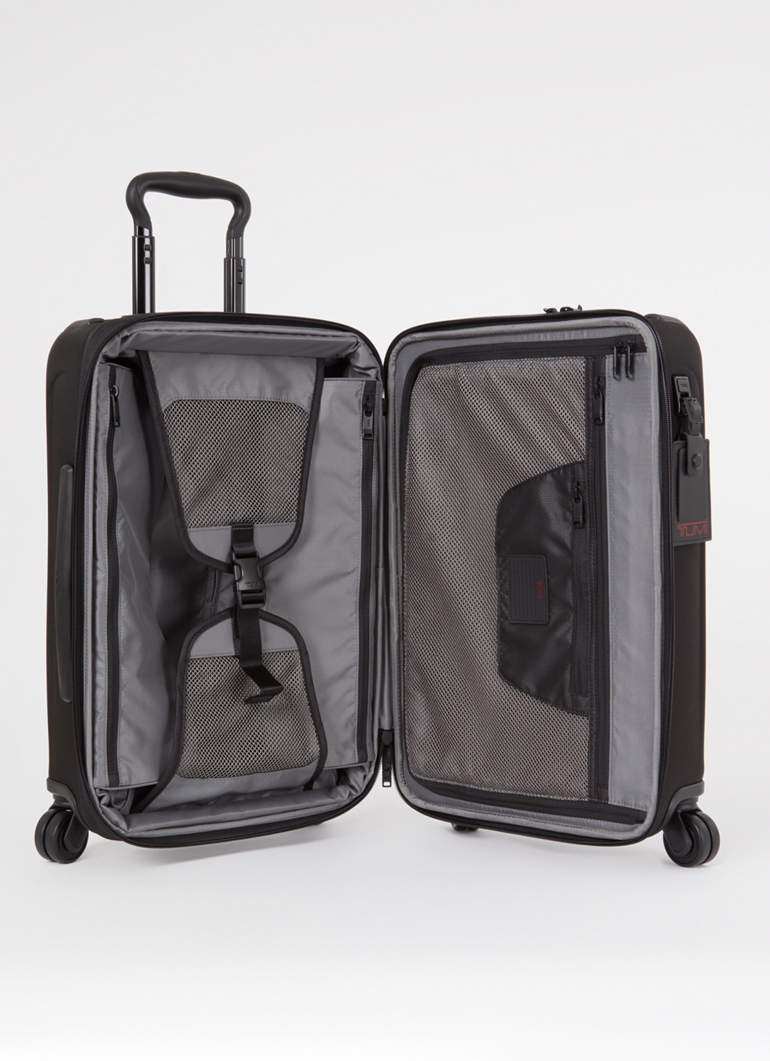 TUMI Alpha 3 International vergrootbare spinner met USB- poort 56 cm - voorkant 2 zwart